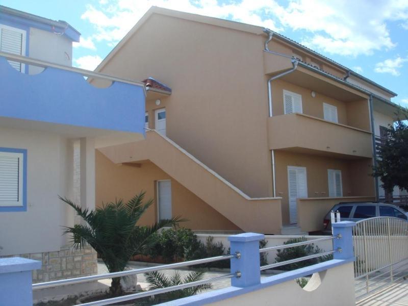 Apartments Domuzin Biograd Na Moru Exteriör bild