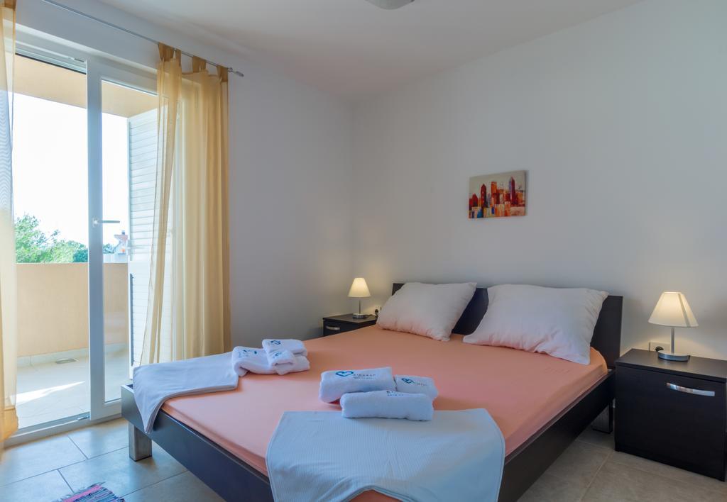 Apartments Domuzin Biograd Na Moru Exteriör bild