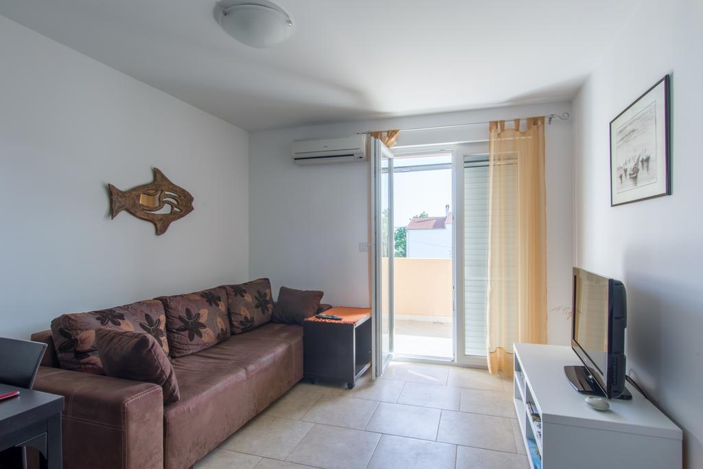 Apartments Domuzin Biograd Na Moru Exteriör bild
