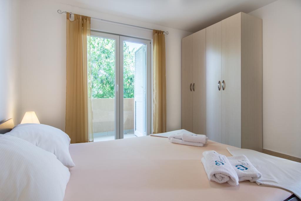 Apartments Domuzin Biograd Na Moru Exteriör bild